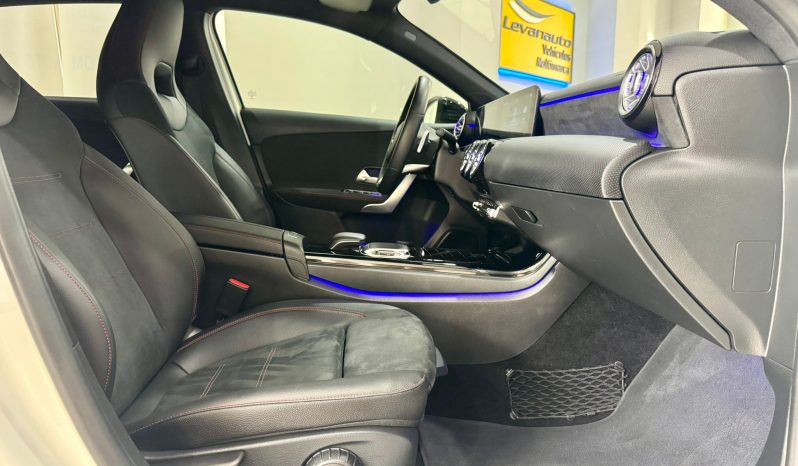 Mercedes Benz / A  180 lleno