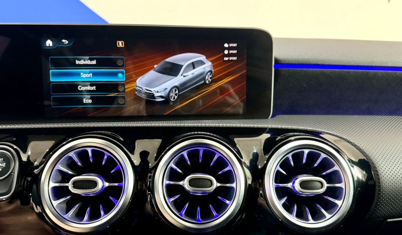 Mercedes Benz / A  180 lleno