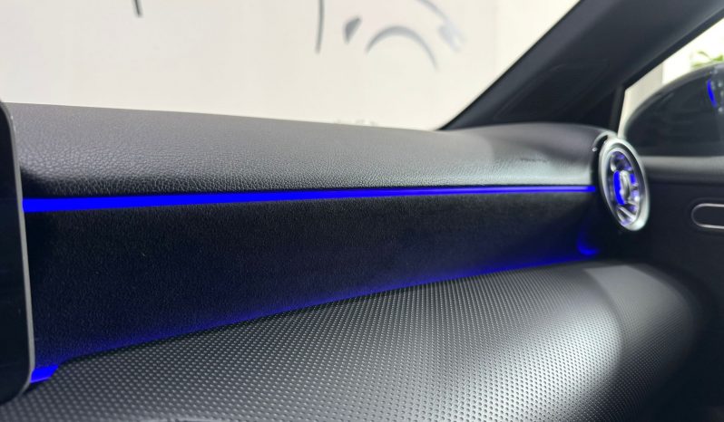 Mercedes Benz / A  180 lleno