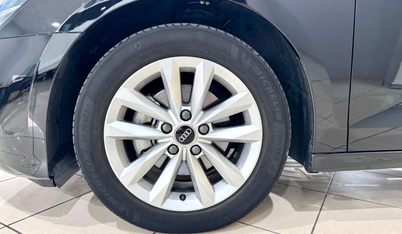 Audi / A3 Sportback 30 TFSI lleno