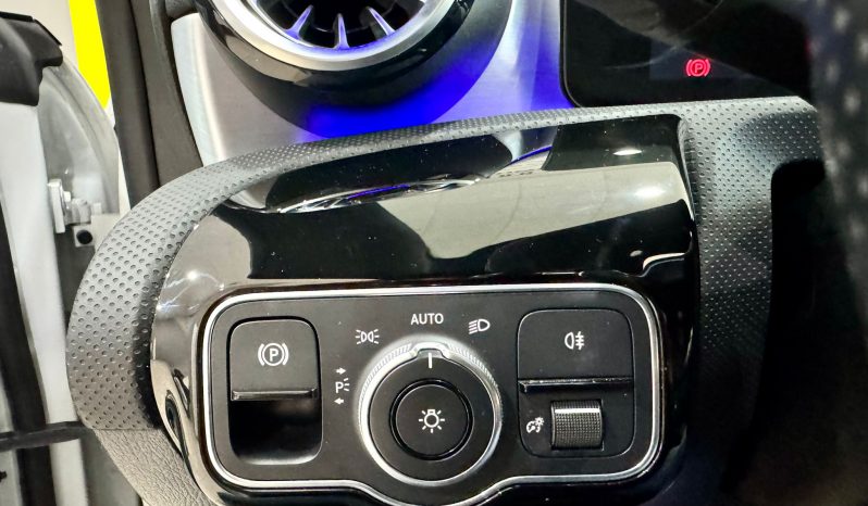 Mercedes Benz / CLA  250e lleno