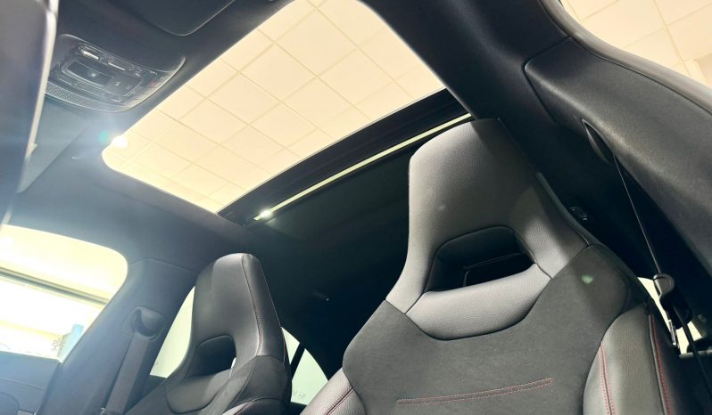 Mercedes Benz / CLA  250e lleno