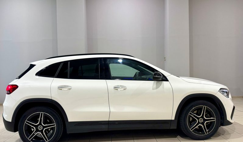 Mercedes Benz / GLA 200d lleno