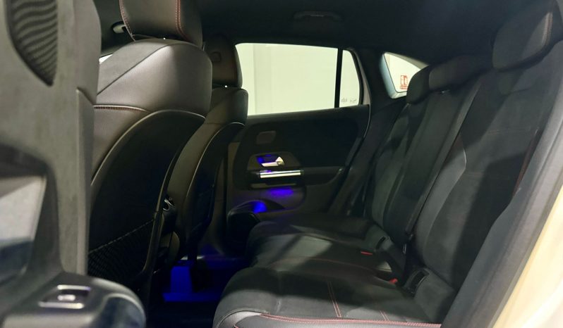 Mercedes Benz / GLA 200d lleno