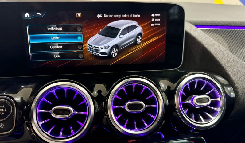 Mercedes Benz / GLA 200d lleno