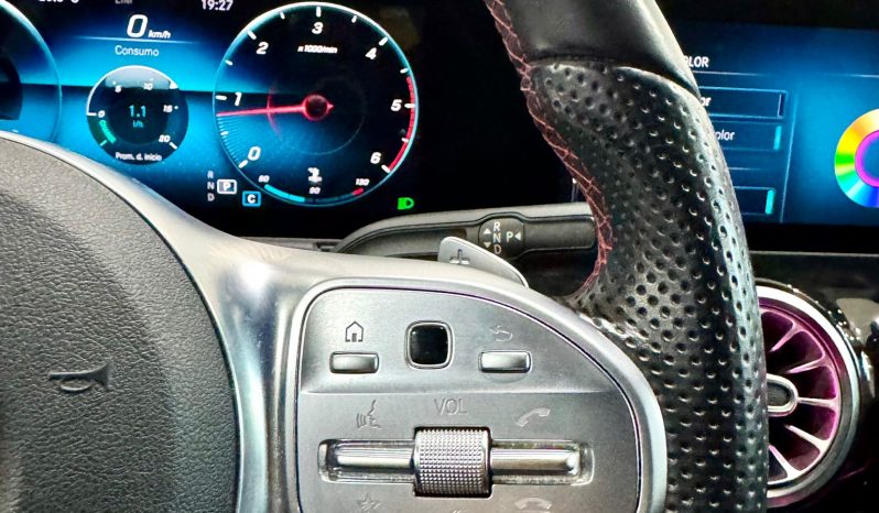 Mercedes Benz / GLA 200d lleno