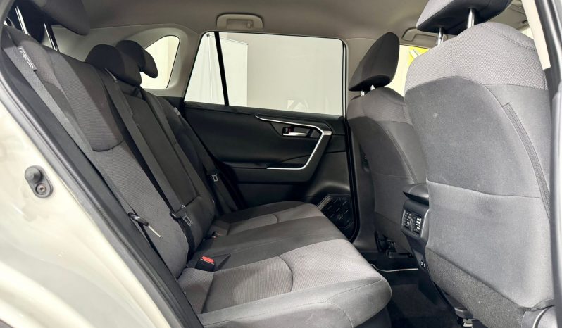 Toyota / RAV4 220H Advance 4WD lleno
