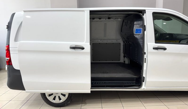 Mercedes Benz / Vito Furgon lleno