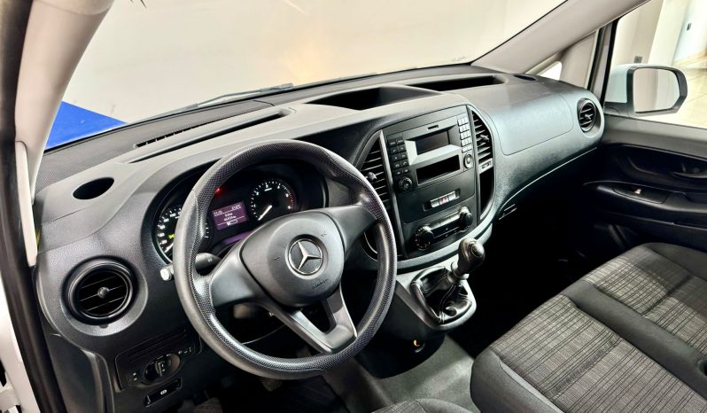 Mercedes Benz / Vito Furgon lleno