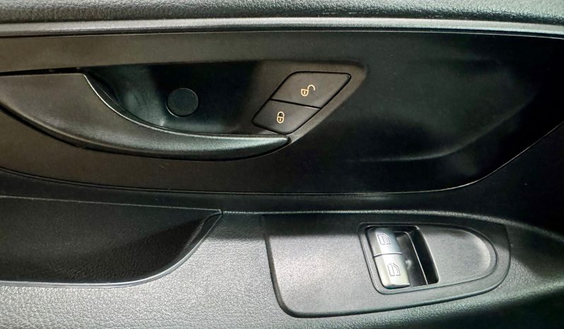 Mercedes Benz / Vito Furgon lleno