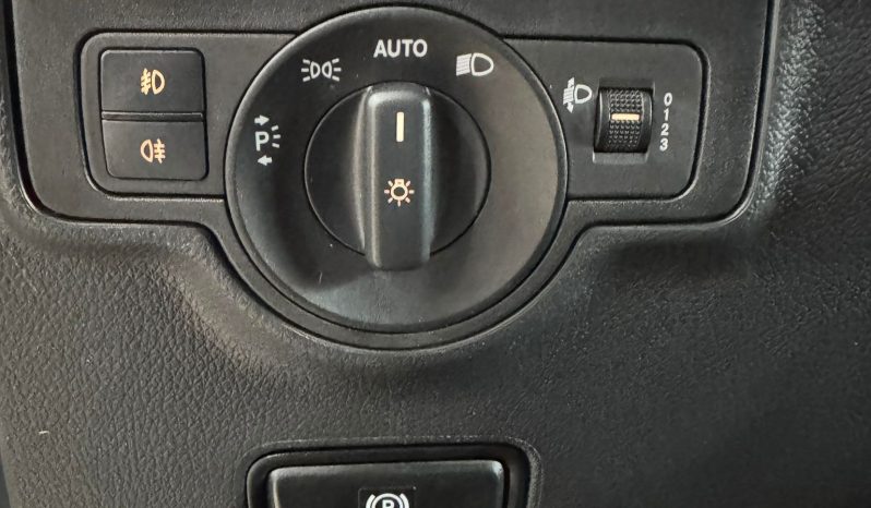 Mercedes Benz / Vito Furgon lleno