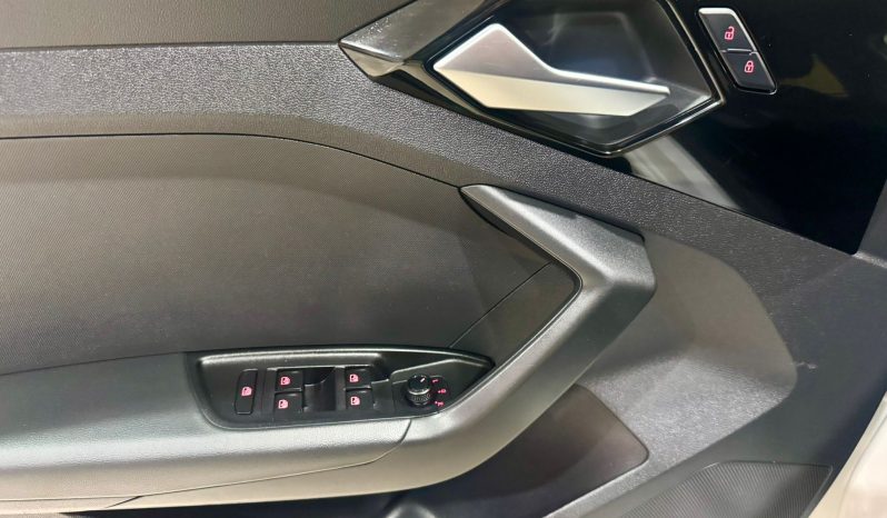 Audi / A1 Sportback 25 TFSI lleno