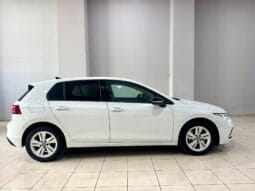 Volkswagen / Golf  eTSI DSG lleno
