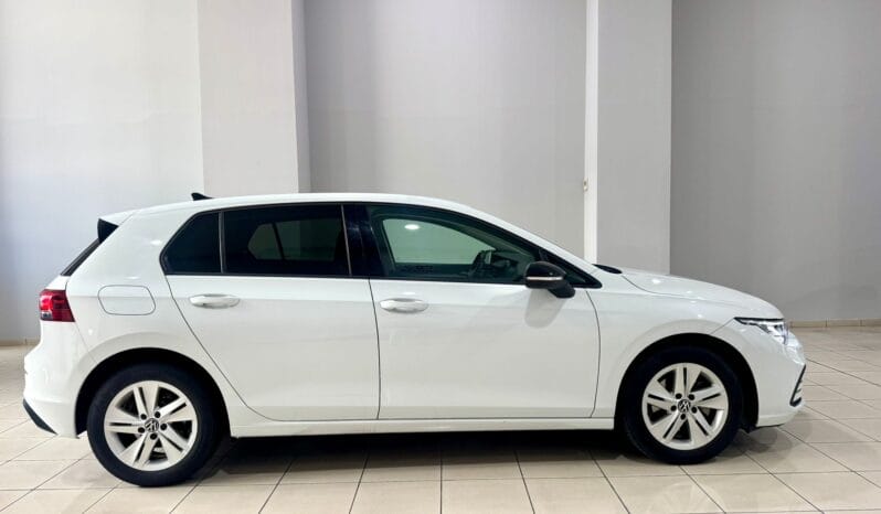 Volkswagen / Golf  eTSI DSG lleno