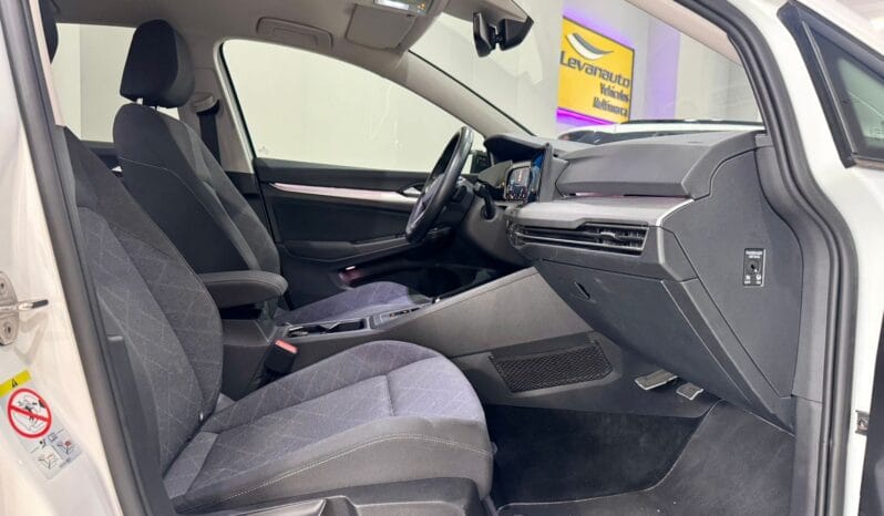 Volkswagen / Golf  eTSI DSG lleno