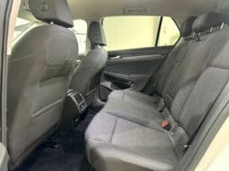 Volkswagen / Golf  eTSI DSG lleno