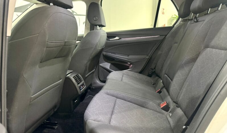 Volkswagen / Golf  eTSI DSG lleno