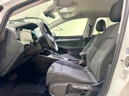 Volkswagen / Golf  eTSI DSG lleno