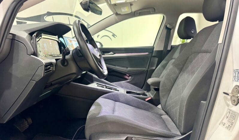 Volkswagen / Golf  eTSI DSG lleno