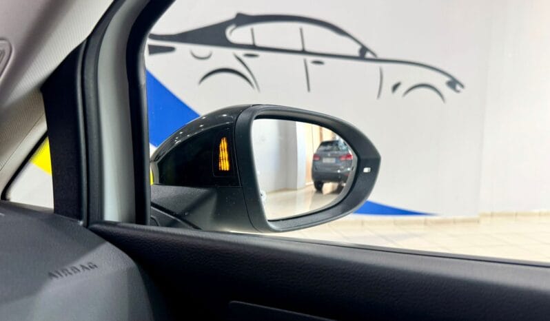 Volkswagen / Golf  eTSI DSG lleno