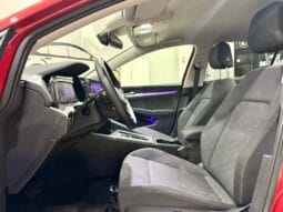Volkswagen / Golf  Variant eTSI DSG lleno