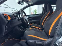 Toyota / Aygo X-City JBL lleno