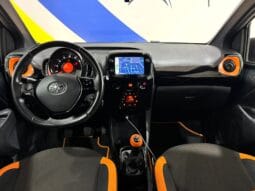 Toyota / Aygo X-City JBL lleno