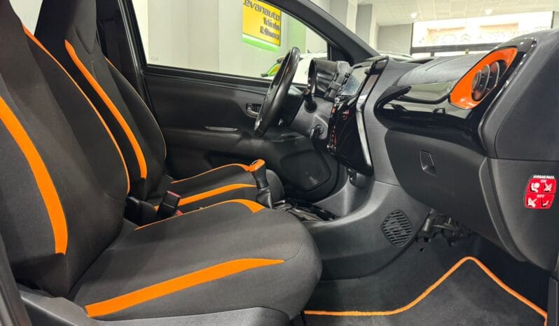 Toyota / Aygo X-City JBL lleno