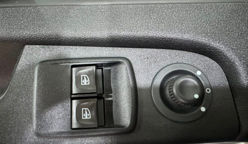 Renault / Trafic Furgón L2H2 lleno