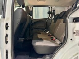 Ford / Courier Kombi lleno