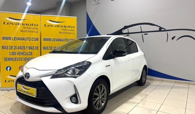 Toyota / Yaris Hybrid 100H lleno