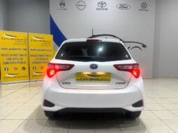Toyota / Yaris Hybrid 100H lleno