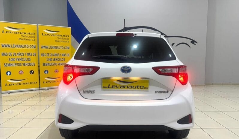 Toyota / Yaris Hybrid 100H lleno