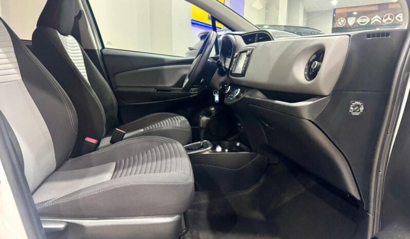 Toyota / Yaris Hybrid 100H lleno