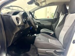 Toyota / Yaris Hybrid 100H lleno