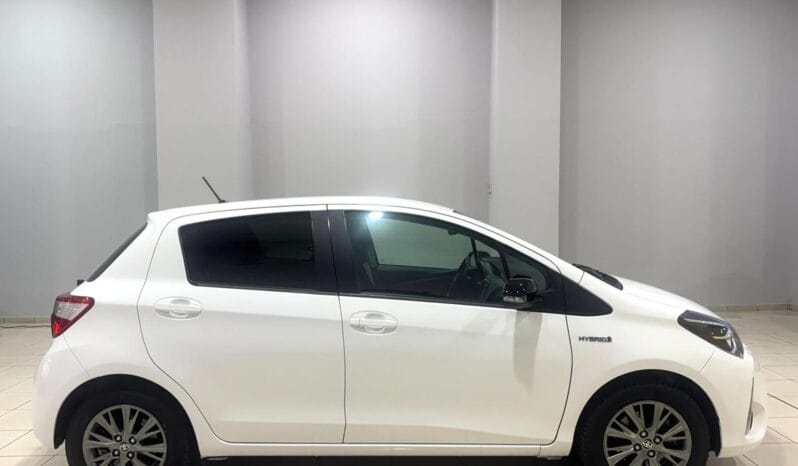Toyota / Yaris Hybrid 100H lleno