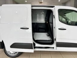 Opel / Combo Furgón lleno