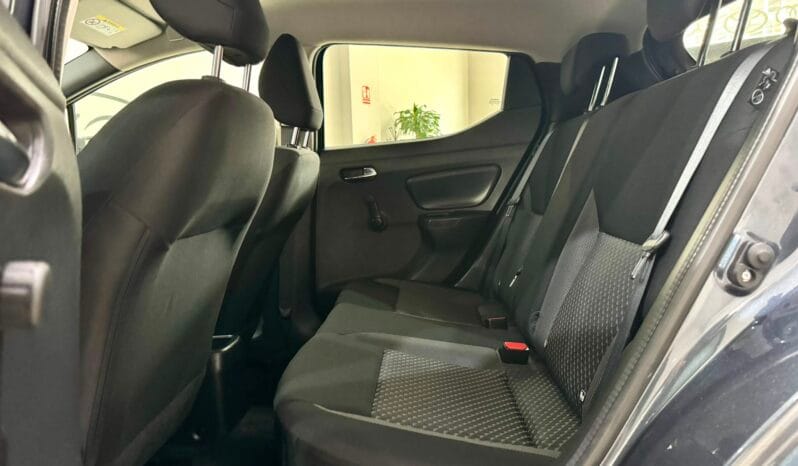 Nissan / Micra Kiiro lleno
