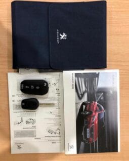 Peugeot / 2008 HDI 130cv Automatic lleno
